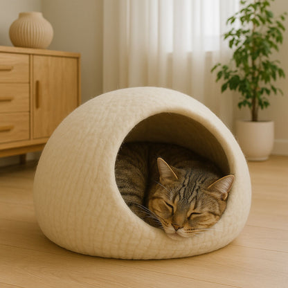 Luxury Felt Cat Cave – Handcrafted Wool Retreat – Classic Cream